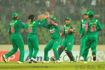 জয়ের জন্য টাইগারদের দরকার ৩৮ বলে ৩০
